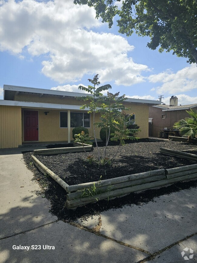 Building Photo - 606 Placid Ln
