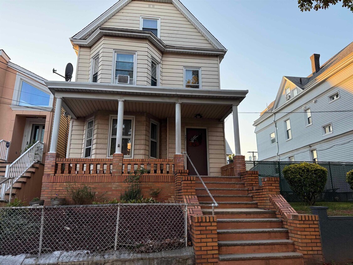 Foto principal - 347 Avenue C