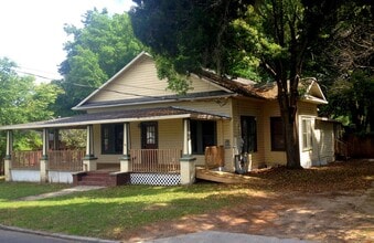 Building Photo - 37514 Howard Ave