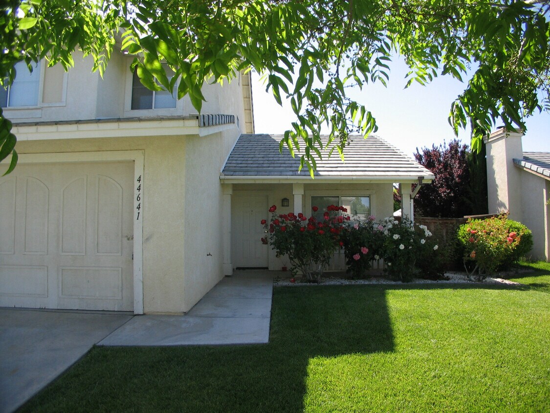 44641 Stonebridge Ln, Lancaster, CA 93536 House Rental in Lancaster