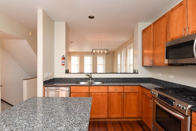 Building Photo - 1010 N Crosby St