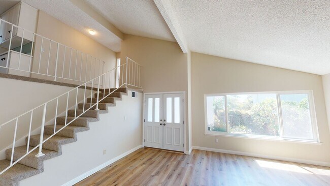 Foto del edificio - Spacious 4 Bedroom, 3 Bathroom Home in Wes...