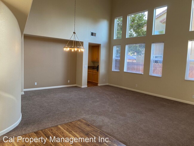 Building Photo - 5 br, 3.5 bath House - 361 Majestic Drive