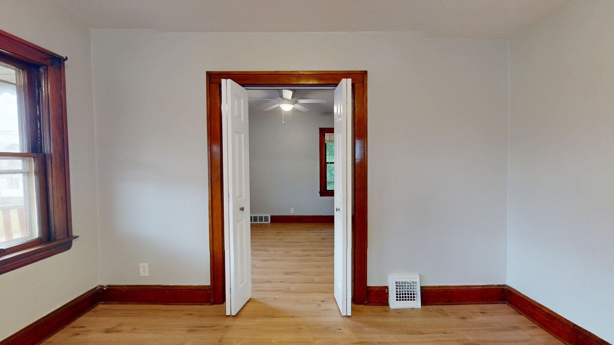 18908 Cherokee Ave Cleveland, OH 44119 – photo 5