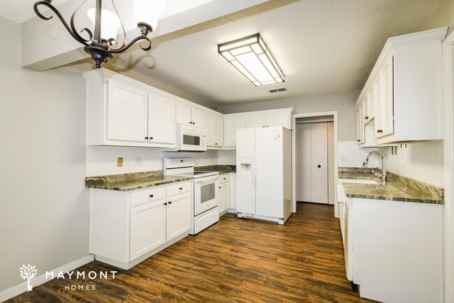 Foto del edificio - 34498 Cedarfield Dr