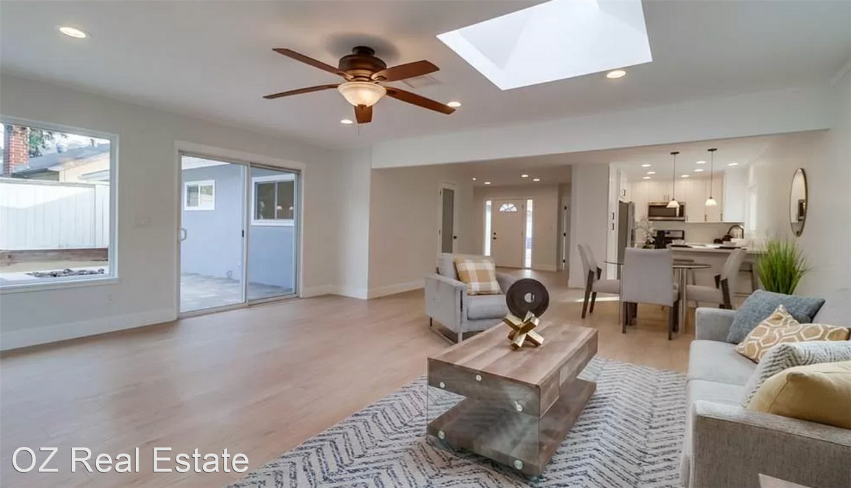 Foto principal - 5 br, 2 bath House - 5718 Campanile Way