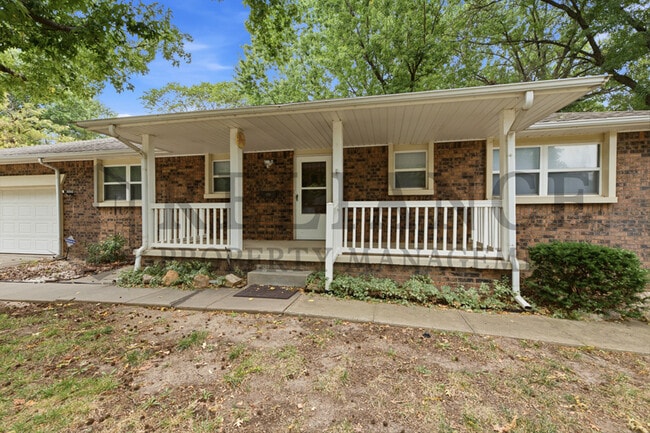 Foto del edificio - 428 Peach Tree Ln