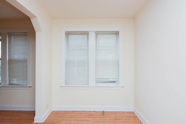 Building Photo - 2600 N Kimball Ave