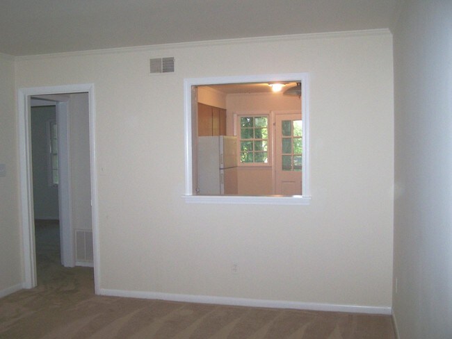 Building Photo - 139 Hart Ave