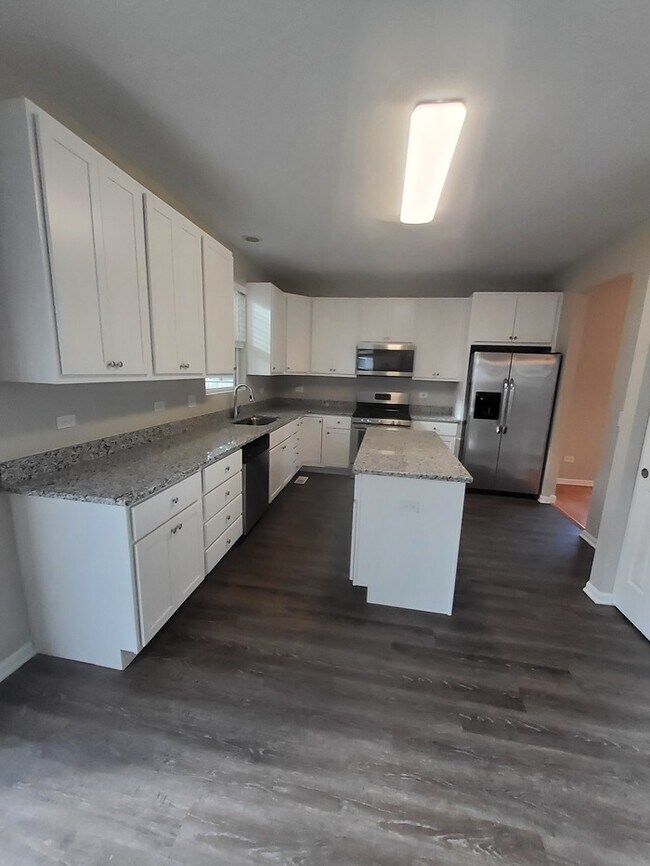 Foto del edificio - 1688 Trails End Ln