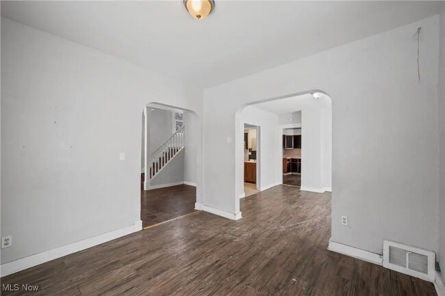 Building Photo - Charming 3-Bedroom Property | WINTERS SPECIAL MOVE-IN OFFER: 20% OFF ON FIRST MONTH RENT