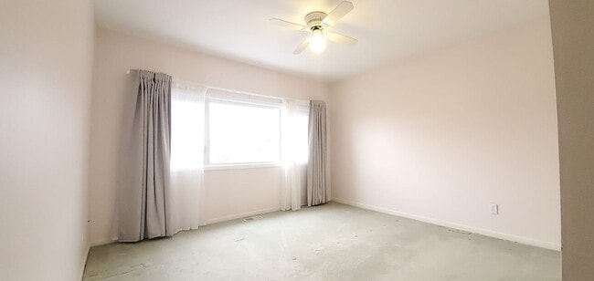 Building Photo - 22 Anna Crt