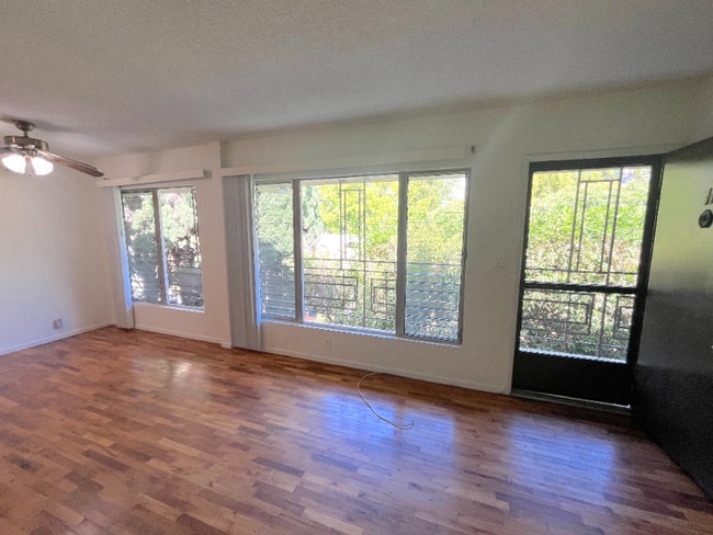 Building Photo - 807 3rd St