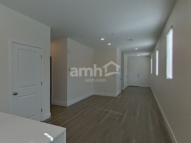 Foto del edificio - 893 English Primrose St