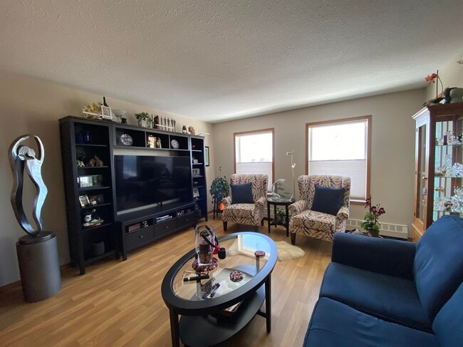 Building Photo - 1 Bed 1 Bath Unit in Olds, AB