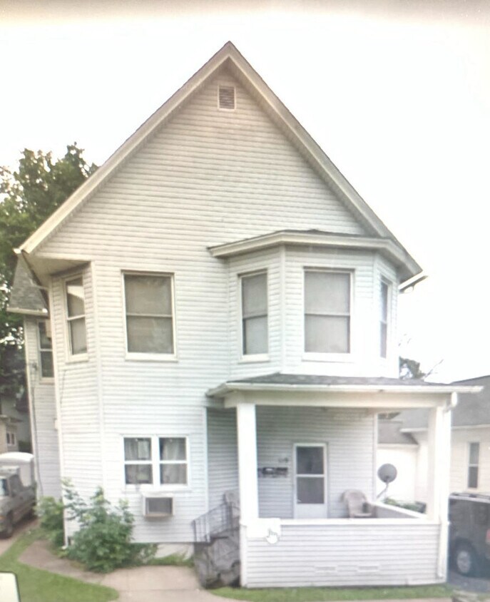 Primary Photo - 119 E Superior St