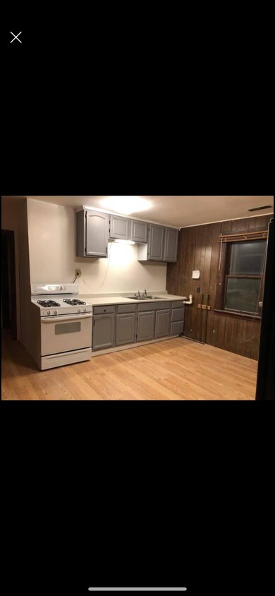 Foto del edificio - 341 Chapman Dr