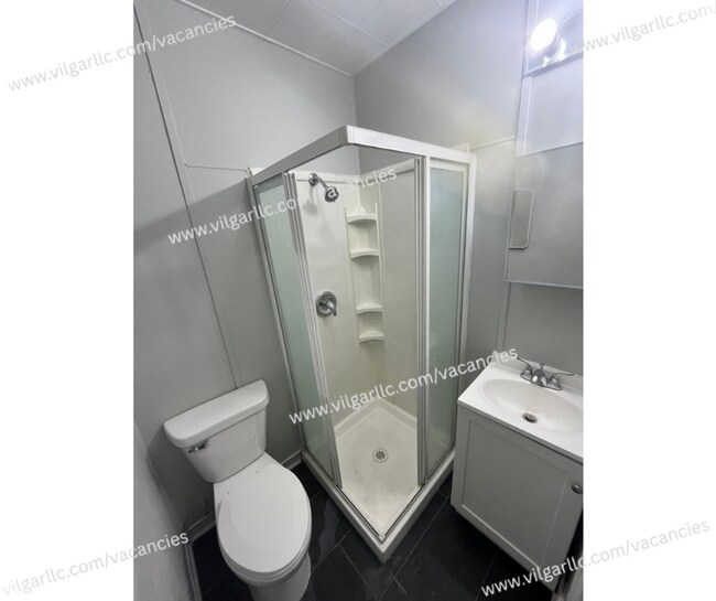 Foto del edificio - 5044 Olcott Ave