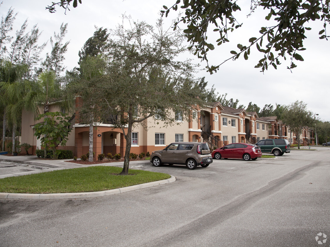 Building Photo - The Cove II at Briar Bay