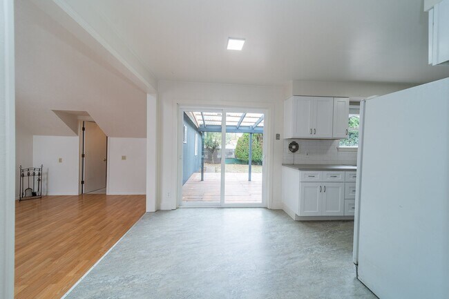 Building Photo - Captivating Cape Cod: Your Modern Oasis in...