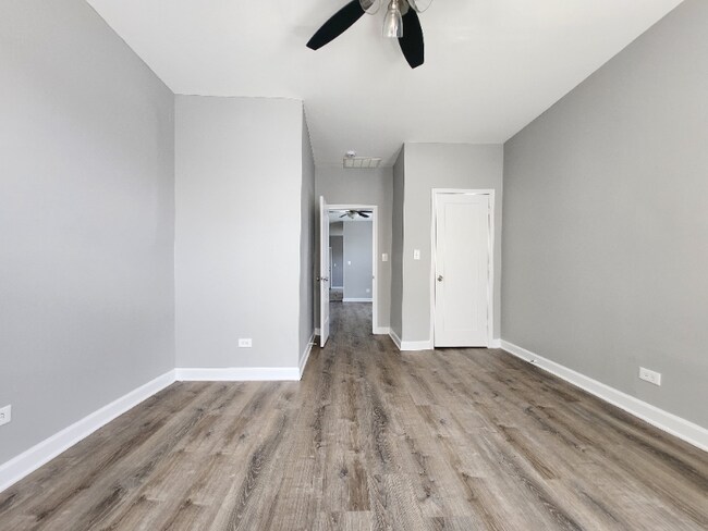 Foto del edificio - 7308 S Kenwood Ave