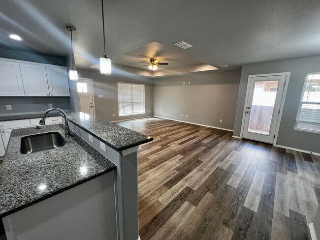 Foto del edificio - 3 Bedroom in Frenship ISD - Coming Soon