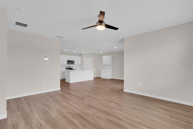 Building Photo - 401 Chayne Pl