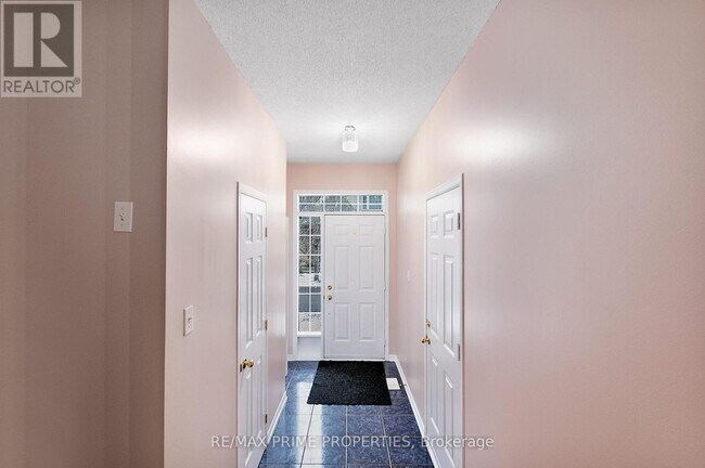 Photo du bâtiment - 211 Station Blvd