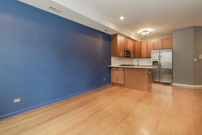 Foto del edificio - 2717 N Sawyer Ave