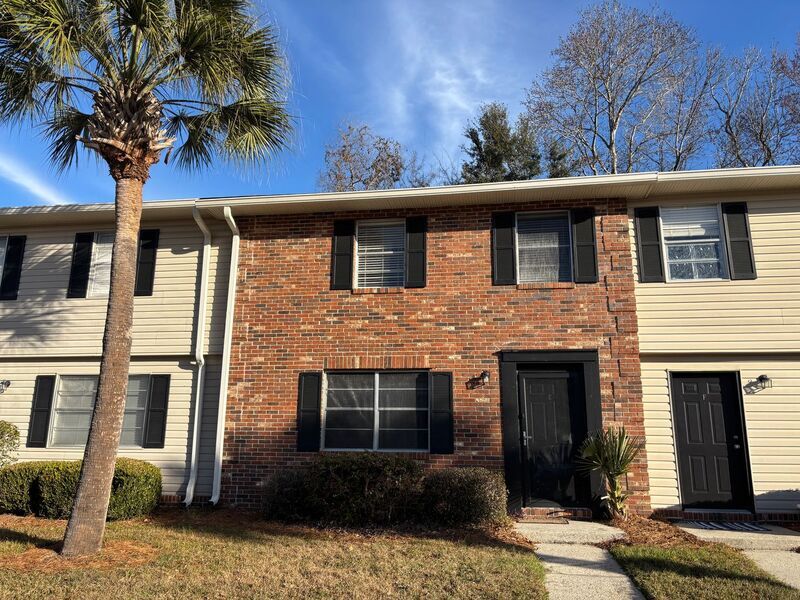 Photo - 415 Parkdale Dr