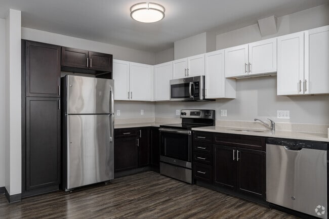 2BR, 1.5BA - 890SF - Kitchen - Soundview Landing
