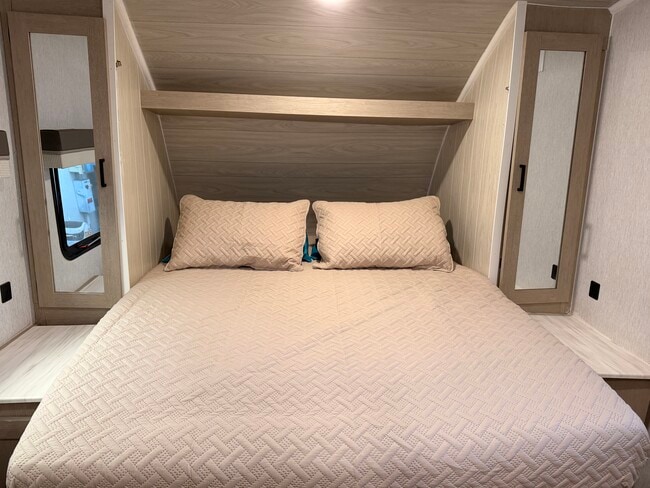 Building Photo - 4245 SW 20th St