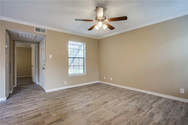 Foto del edificio - 4748 Old Bent Tree Ln