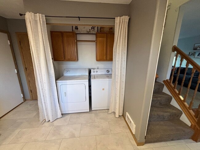 Foto del edificio - 1330 N Creekside Ln