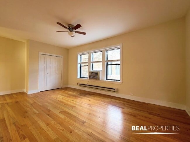Building Photo - 1 bedroom in CHICAGO IL 60613