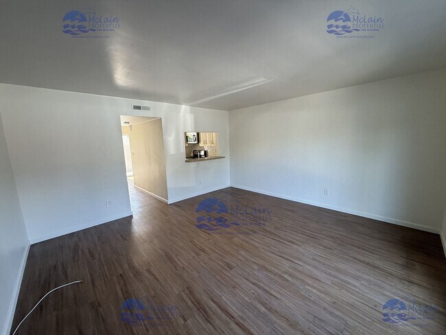 Foto del edificio - 4193-4199 Illinois St