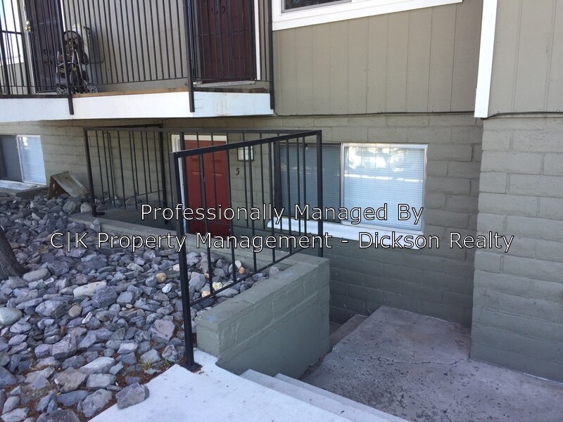 Primary Photo - 1418 E 9th St
