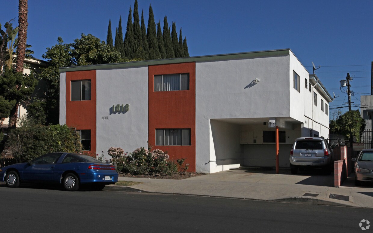 Primary Photo - 1816-1818 Corinth Ave