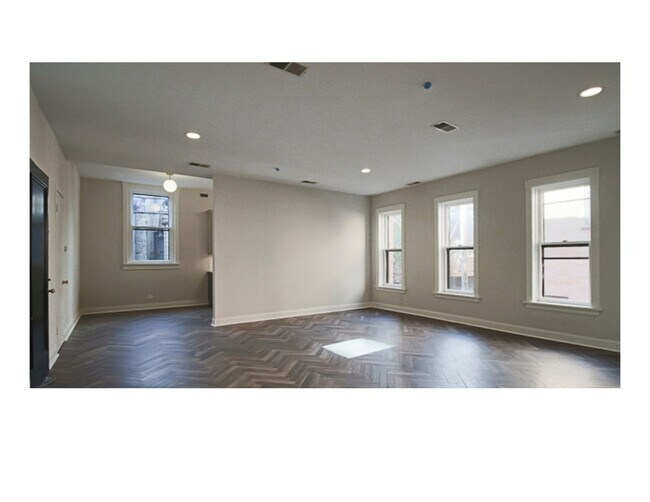 Building Photo - 2466 N Lakeview Ave