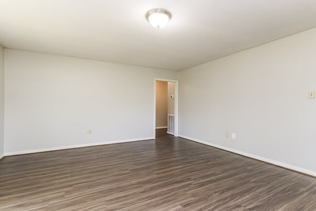 Building Photo - 608 Hilliard St