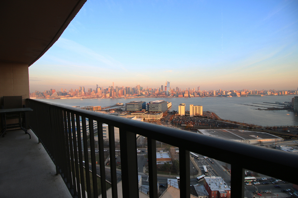 Vista de la terraza - Troy Towers