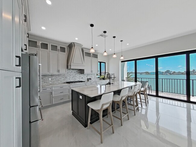 Foto del edificio - 882 Bay Point Dr