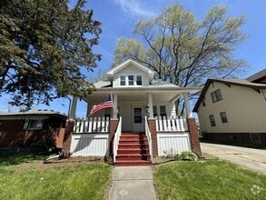 Building Photo - 15511 N Park Ave