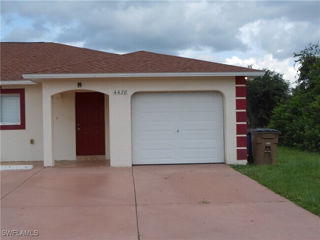 Foto del edificio - 4428 28th St SW