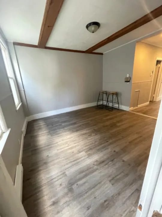 Building Photo - 24 1/2 Pine St