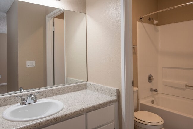 Bathroom - Huntcliffe Apartments