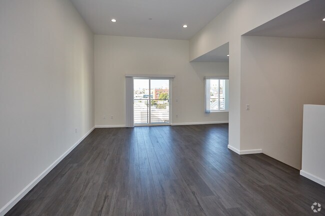2BR, 2BA - 1593 - The Union Building