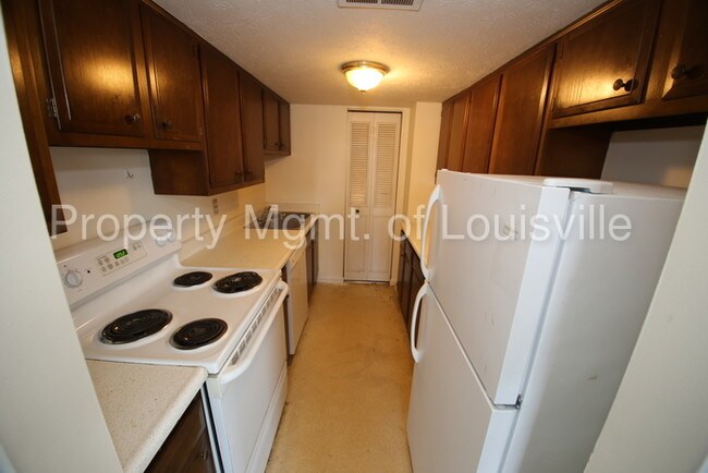 Building Photo - 814 Melford Ave