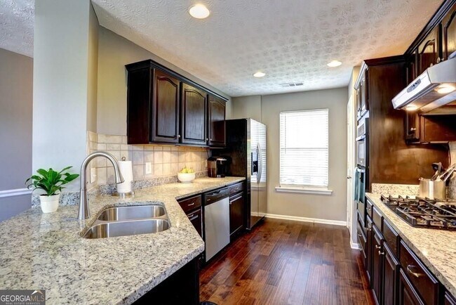 Building Photo - 3925 Kesler Ct