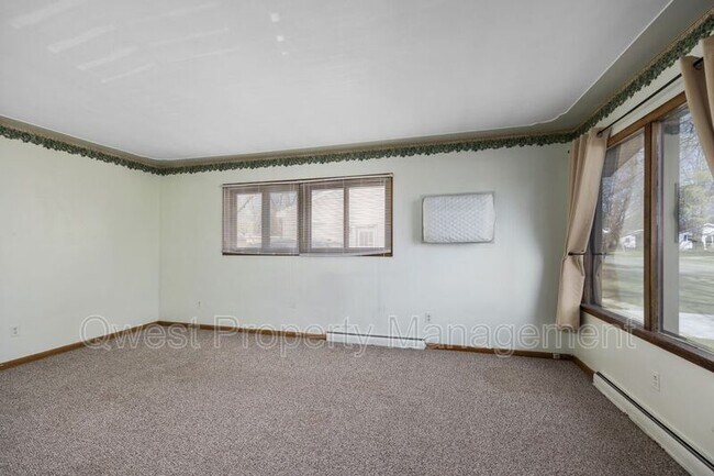 Building Photo - 1722 Kentfield St SW